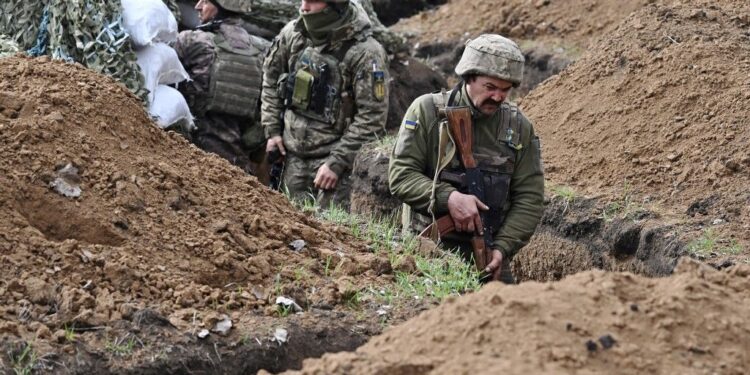 Russia executing soldiers who refuse to follow orders, White House says