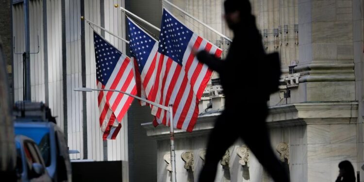 Öl gewinnt, Wall Street fällt, nachdem Israel der Hamas den Krieg erklärt