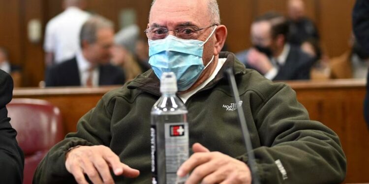 Der zivilrechtliche Betrugsprozess gegen Donald Trump wird mit dem ehemaligen Finanzvorstand Allen Weisselberg im Zeugenstand wieder aufgenommen