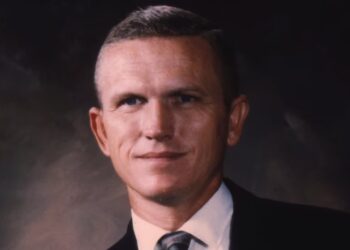 Astronaut Frank Borman, commander of the first Apollo mission to the moon, has died at age 95