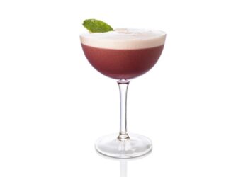 Cocktail of the week: Balans’ bourbon bramble clover club