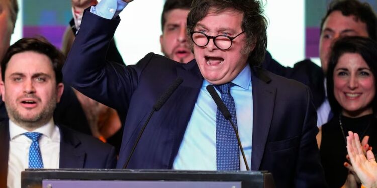 Der Löwe, die Perücke und der Krieger. Wer ist Javier Milei, Argentiniens gewählter Präsident?