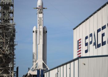 SpaceX’s Starship reaches space for the first time but explodes moments later