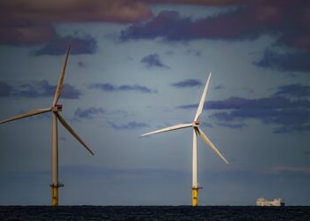 UK to offer higher subsidies for offshore windfarms after crisis talks
