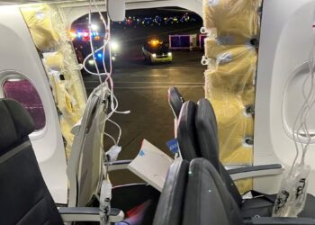 Mid-air blowout puts Boeing back in the hot seat