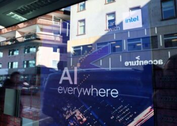 AI buzzes Davos, but CEOs wrestle with how to make it pay