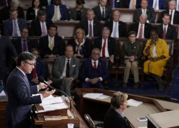 Congressional leaders announce an agreement on spending levels, a key step to averting shutdown