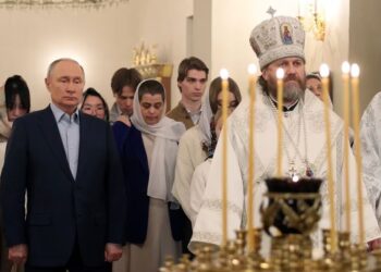 On Orthodox Christmas Putin vows to back soldiers who ‘defend’ Russia