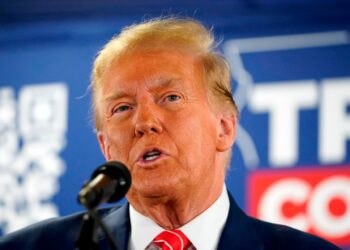 Trump sounds off on the Civil War, again goes after John McCain and criticizes magnets