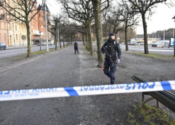 Police in Sweden destroy ‘live’ device outside Israeli embassy