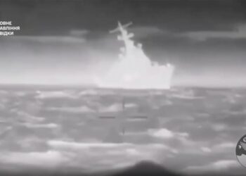 Ukraine is thought to have sunk a Russian warship near occupied Crimea (video)
