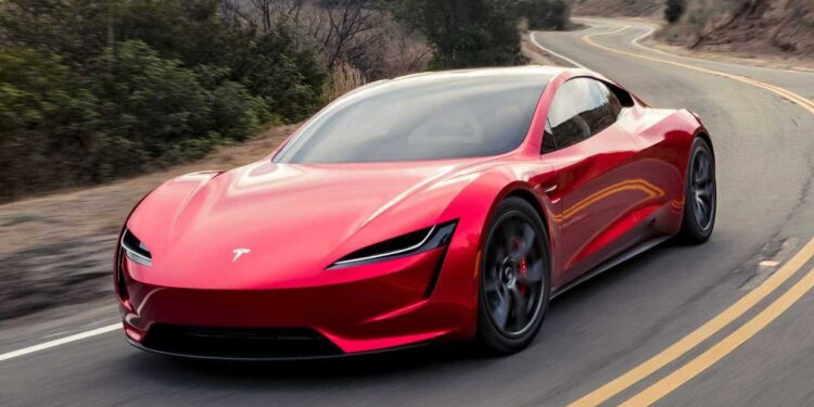 Tesla aims to ship Roadster cars next year