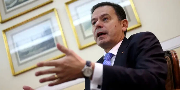 Portugal election: centre-right alliance claims victory, rejects role for far right