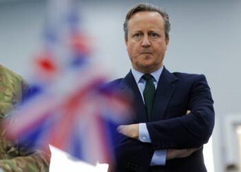 UK will not suspend arms exports to Israel, David Cameron says