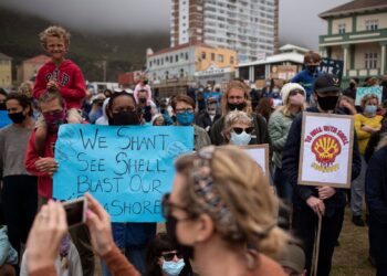 The world’s biggest economies pumping billions into fossil fuels in poor nations