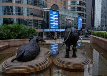 Asia stocks boosted by tech rally, Fed rate cut wagers