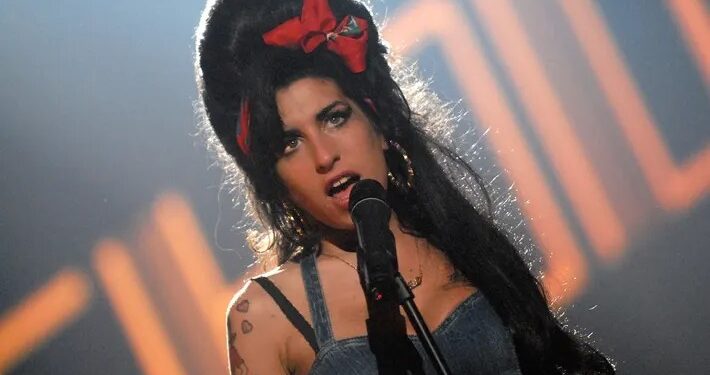 Amy Winehouse died from alcohol poisoning at the age of 27 (video)