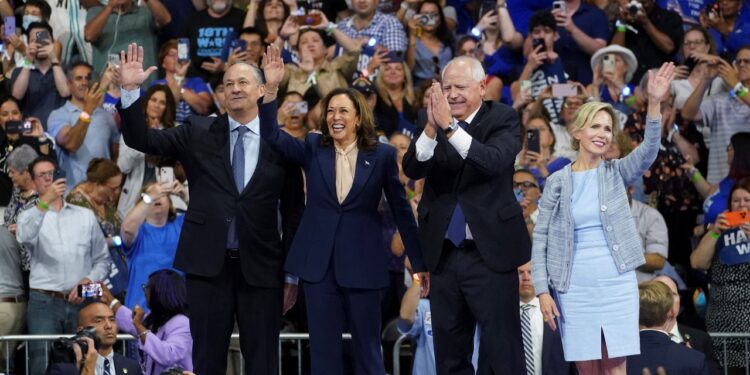 Democrats Harris, Walz campaign together for first time as White House ticket