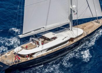 Sicily yacht wreck divers find bodies of five missing people