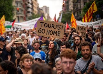 Drunk visitors, rocketing rents and homogenised cafes: living in Europe’s tourist hotspots