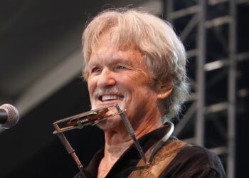 Kris Kristofferson, US country singer and actor, dies aged 88