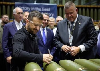 Trump-Zelenskyy feud escalates as Republicans demand envoy’s removal