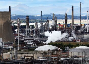 Private equity firms ploughing billions into fossil fuels, analysis reveals