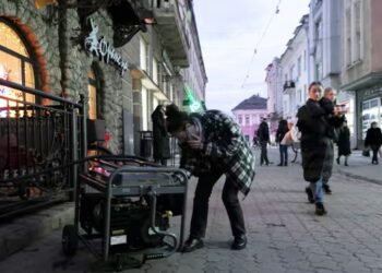 Ukraine war briefing: Ukrainian drones make multiple strikes inside Russia