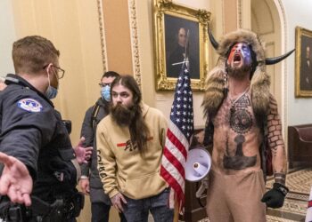 Trump preparing sweeping pardons for Jan. 6 defendants, with commutations for violent offenders