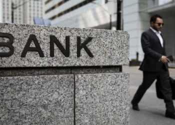 How three banks are fighting back against app consolidation