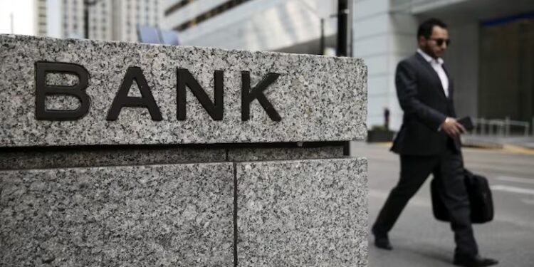 How three banks are fighting back against app consolidation