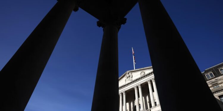 Bank of England poised to cut interest rates amid UK economic gloom