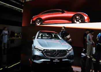 Mercedes-Benz earnings down by 40% in car division in 2024
