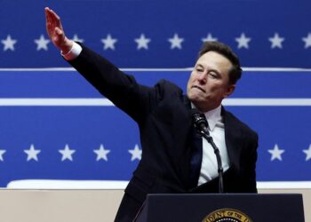 Tesla at crossroads: Elon Musk’s political controversies trigger severe boycott risks and stock volatility