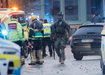 Swedish police say 11 people dead in Örebro campus attack