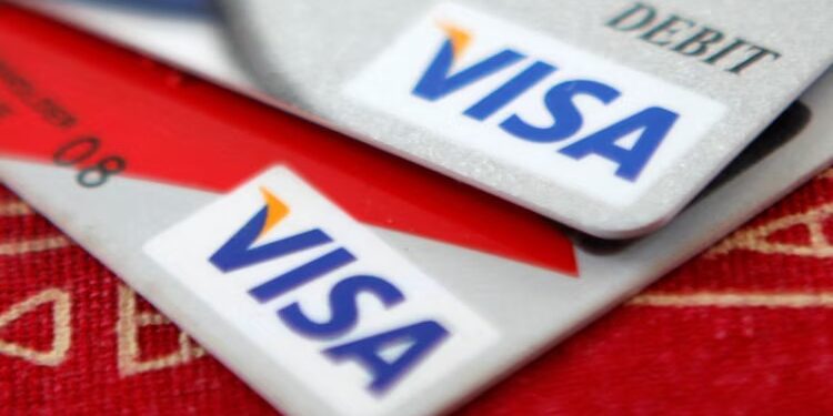 Americans’ credit card debt reaches new record high: New York Federal Reserve