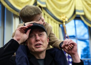 Fox’s Peter Doocy wonders if Trump ‘Spooked’ Elon Musk into wearing a suit