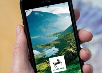 Online banking problems prompt MPs’ concern amid UK branch closures