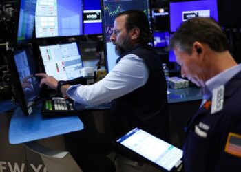 US stocks plunge on recession fears amid escalating tariffs