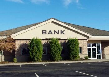 How banks and credit unions can grow big by thinking local