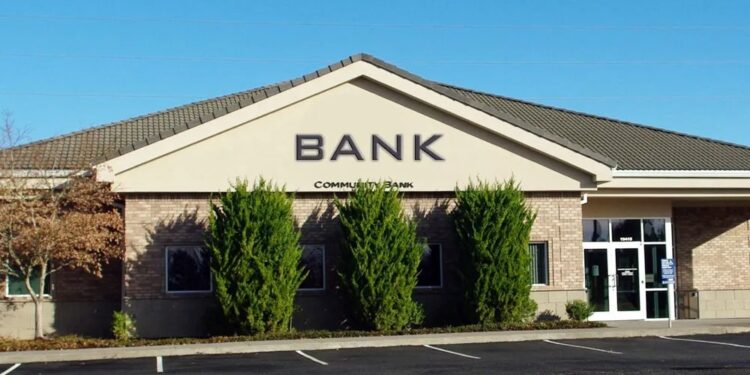 How banks and credit unions can grow big by thinking local