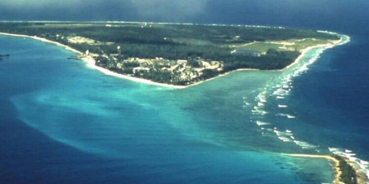 Britain hands over Chagos Islands to Mauritius