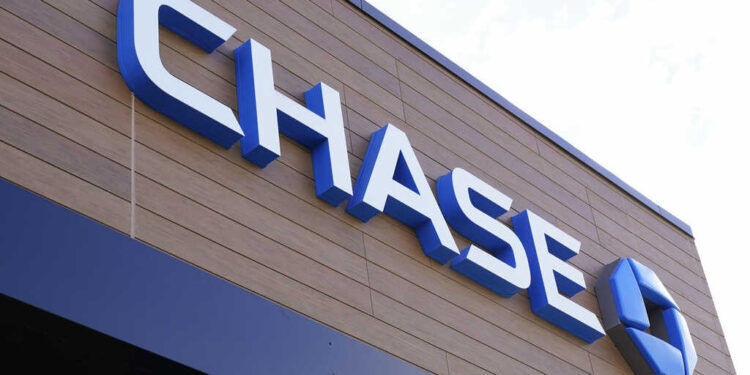 Inside Chase’s aggressive consumer strategy: More deposits, more cards, more branches, more lending