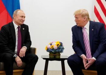 Trump rebukes Putin over continued strikes on Ukrainian civilians