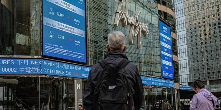 Asian markets mixed as traders weigh economic signals ahead of Western session