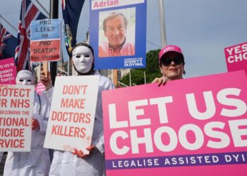 Terminally ill patients in UK to gain new rights over final procedures