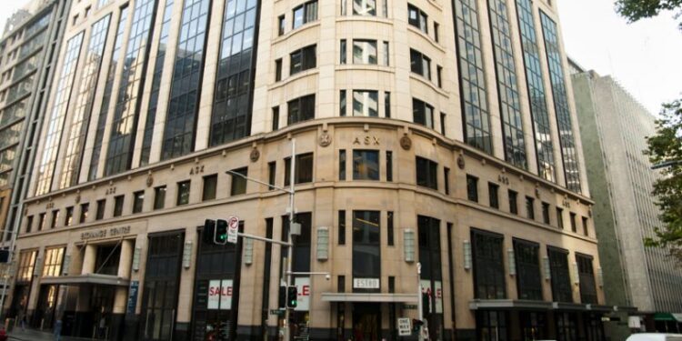 Asian markets rally as US jobs data lifts trade war fears