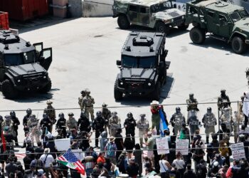 Tensions rise in Los Angeles amid curfew and Trump feud