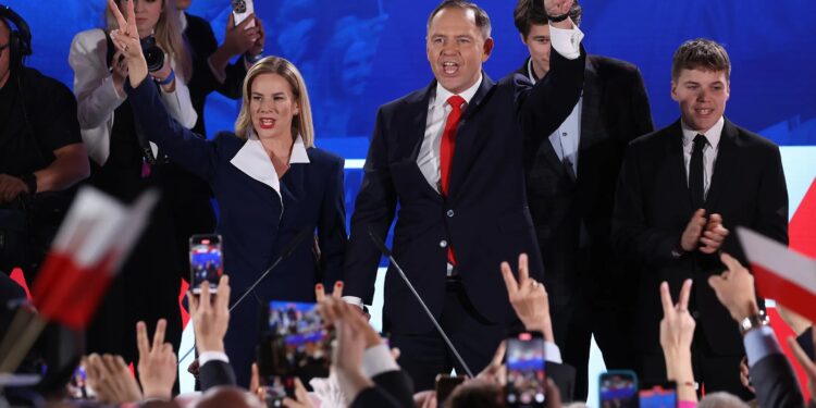 Polish election reshapes political landscape as voters back change