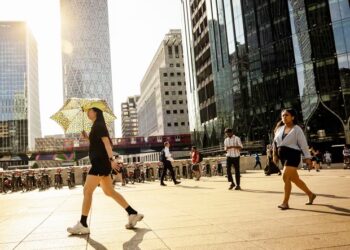 Millions of UK buildings unfit for climate crisis, report warns
